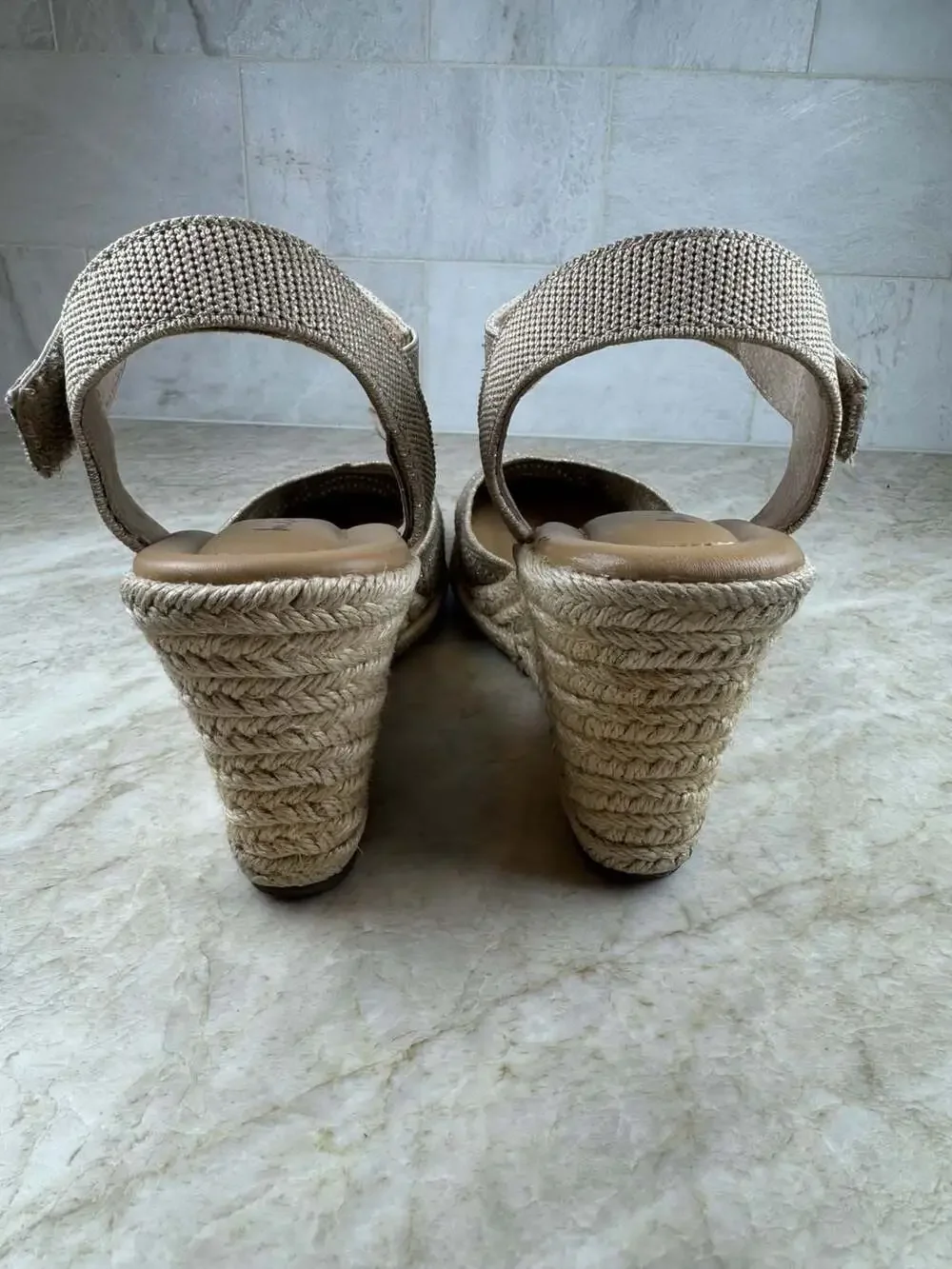 Me Too Blair Espadrille Wedge Sandals Gold Metallic Knit Womens 8.5 M